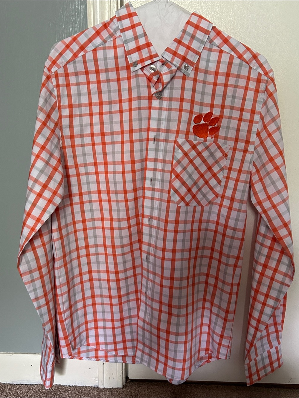 Men's Orange & White Plaid Long-Sleeve Button-Down Shirt